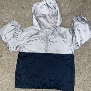 Old Navy two tone windbreaker SIZE: 3T